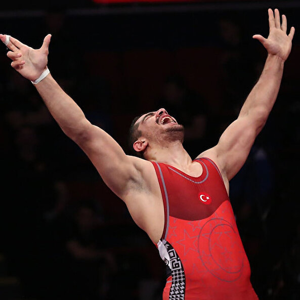 Türk güreşçiler minderde tarih yazıyor