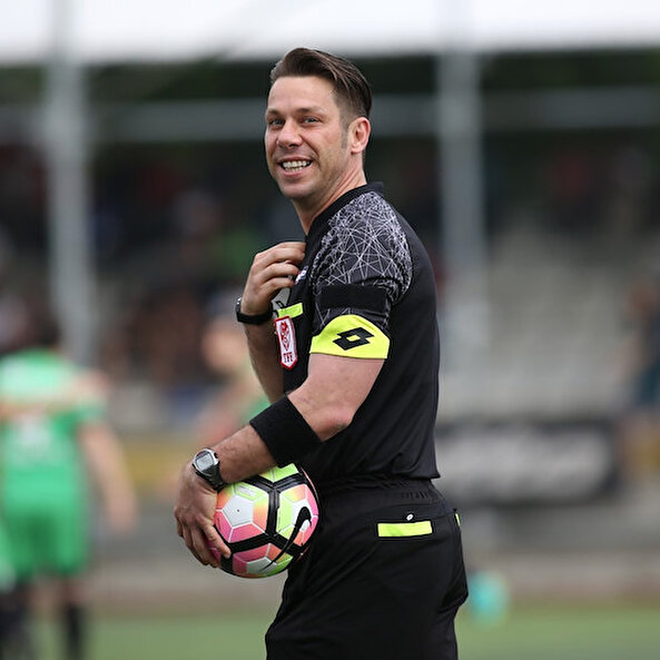 Fırat Aydınus sahalara dönüyor