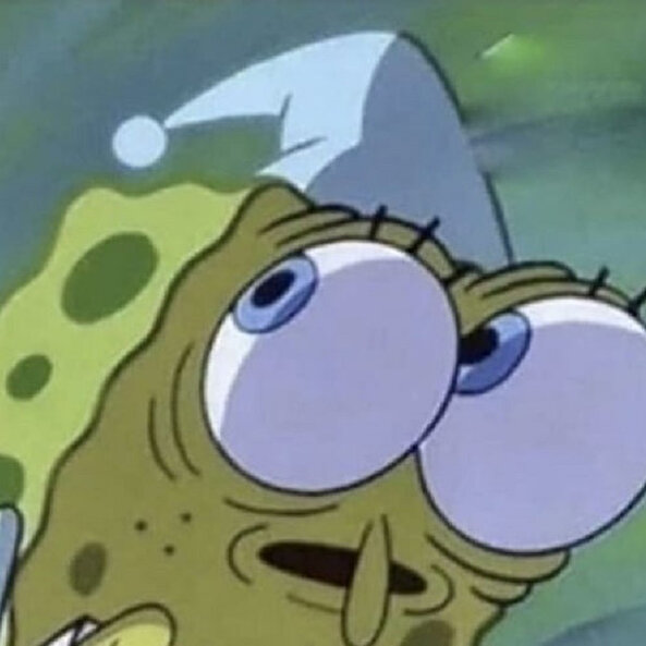 Gece babama yakalanmadan online oyun oynamaya çalışıyorum