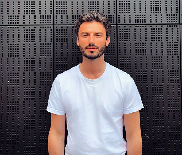 Vogue dergi kapaklarının genç Türk tasarımcısı: Selman Hoşgör