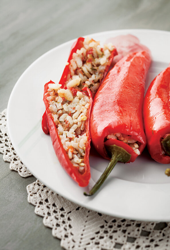 Domatesli ve Taze Baharatlı Biber Dolması