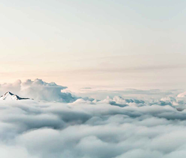 Londra’nın gri göğü altında Tanrı’nın işaretlerini arayanlar kim