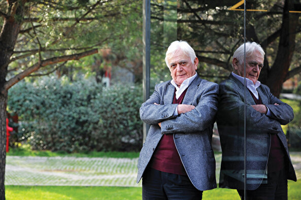 ‘Osmanlı’da devlet, halkın refahı için gelirinden fedakârlık yapardı’