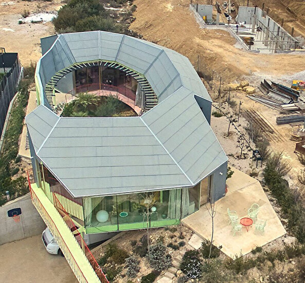 Ekolojiyi canlandıran yapı: Rambla Climate House