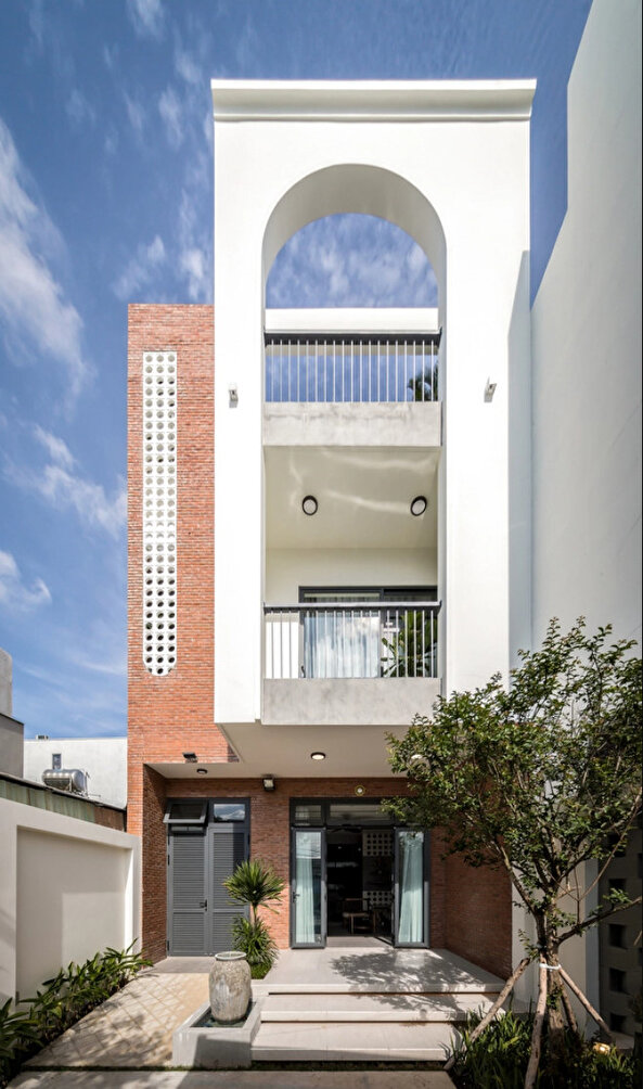 Tropikal atmosferi içeriye taşıyan konut: Tropical Townhouse