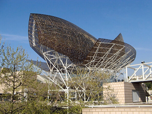 Gehry'nin Barselona’daki Ekspresyonist heykeli: Peix (Altın Balık)