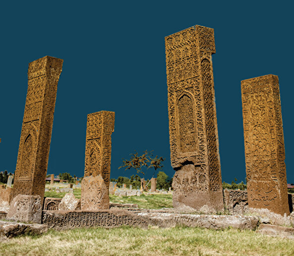 Selçuklu Mezarlığı: Tarihi kimliğimizi koruma konusundaki hoyratlığımız sürüyor