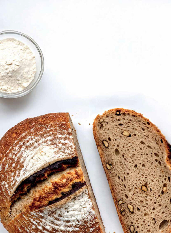 Ekşi mayalı cevizli ekmek tarifi sindirimi kolaylaştırıp tokluk sağlıyor