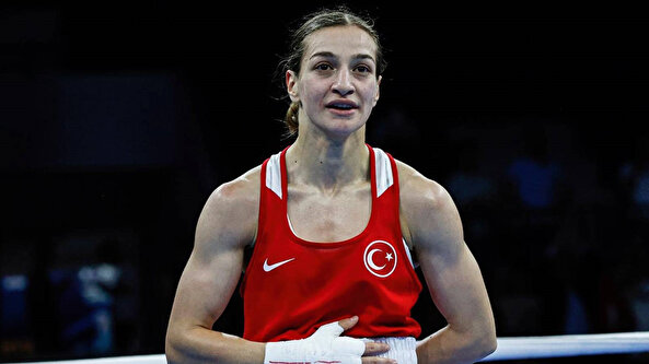 Buse Naz Çakıroğlu Dünya Boks Şampiyonası'nda yarı finalde!
