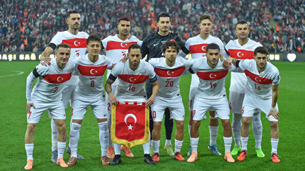 Türkiye-Bulgaristan maçında sakatlık: Yıldız oyuncu oyundan çıktı