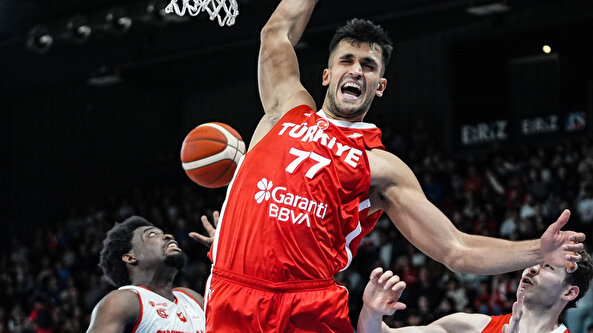 12 Dev Adam durdurulamıyor: İsviçre'ye 25 sayı fark attık