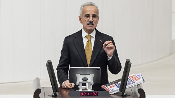 Bakan Uraloğlu'ndan Ankara'ya metro müjdesi, belediyeye borç göndermesi! Tarih verdi: Seneye kazma vuruyoruz