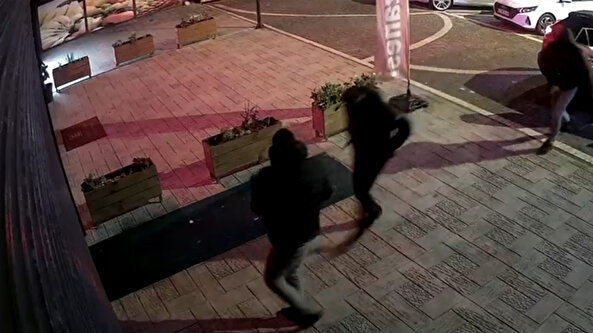Soygun girişimi güvenlik kamerasında: Alarm çalınca plan bozuldu