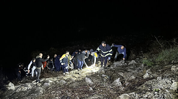30 metreden denize uçtu: İlk işi onu aramak oldu