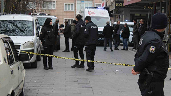 Kayseri'de dehşet anları: Yoldan geçenlere bıçakla saldırdı! Biri ağır üç kişi yaralandı