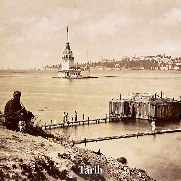 Kızkulesi'ne nazır kibrit silüetli deniz hamamı