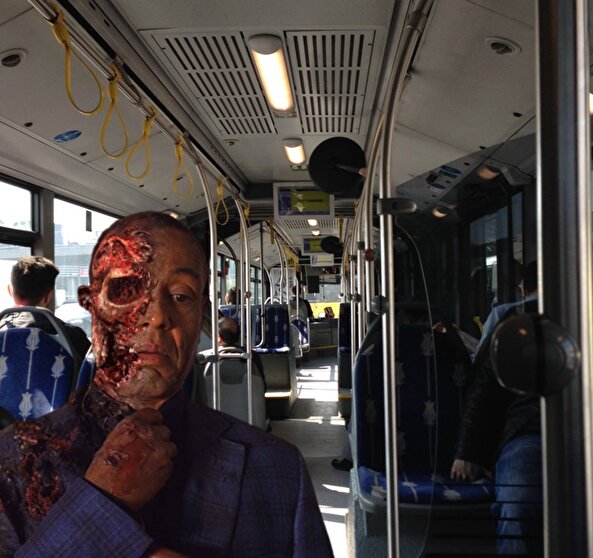 Otobüsün güneş vuran tarafındayım