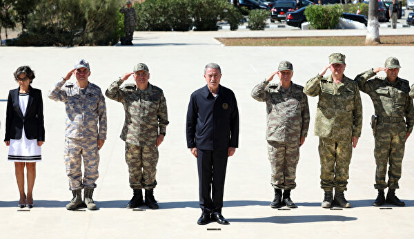 Hulusi Akar Ve Komutanlar Kktc De