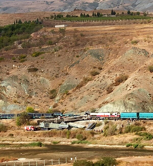 Ankara'da tren kazası: İki kişi hayatını kaybetti