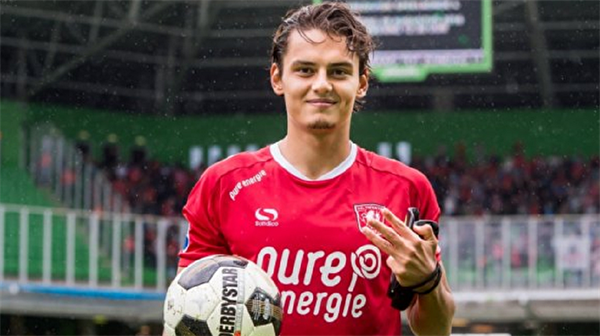 Enes Ünal'a Manchester City'den tebrik