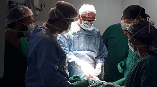 Οι Έλληνες χειρουργοί παρακολουθούν στενά τις επιτυχίες των Τούρκων χειρουργών