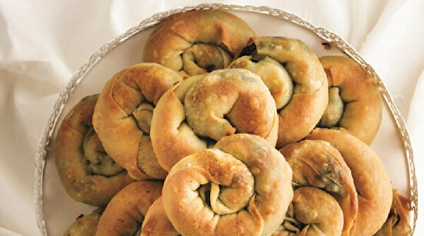 peynirli kiymali ve patatesli 7 borek