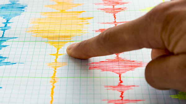 İzmir Karaburun açıklarında 3.8 büyüklüğünde deprem