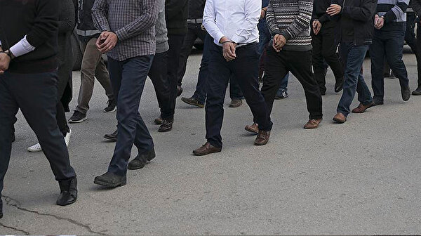 İzmir merkezli 47 ilde FETÖ operasyonu: Çok sayıda şüpheli gözaltında