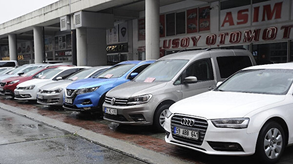 İkinci el otomobil pazarında hareketlilik başladı: Fiyat düşüşü için tarih verdiler
