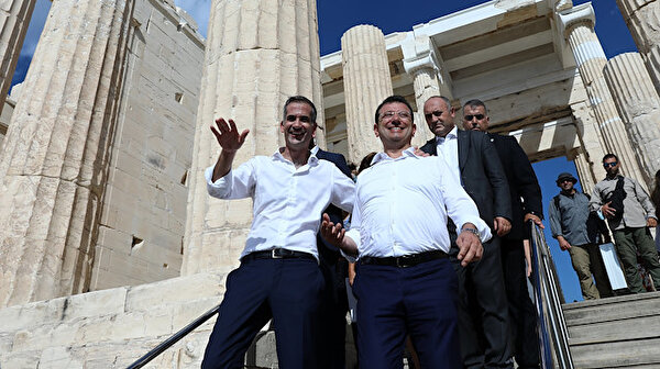 Ο ελληνικός Τύπος σχολίασε την επίσκεψη του Ekrem İmamoğlu στην Αθήνα: Ήρθε να επισκεφτεί τους προγόνους του!