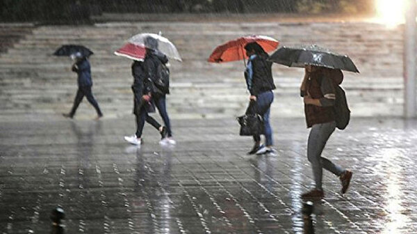 Meteorolojiden Saganak Yagis Uyarisi Istanbul Kocaeli Sakarya Kastamonu Il Il Hava Durumu Yeni Safak
