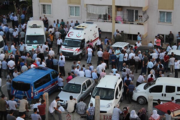 Kahta Itfaiye Muduru Kizlarini Oldurup Intihar Etti