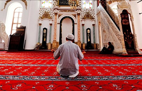 Cuma Hutbesi Mumin Huzurlu Toplumun Teminati