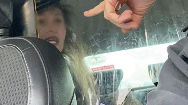 İstanbul’da alkollü kadın taksiciye zor anlar yaşattı: Bana zartzurt yapma