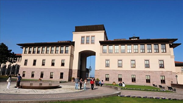 Koc Universitesi 9 Ogretim Uyesi Alacak