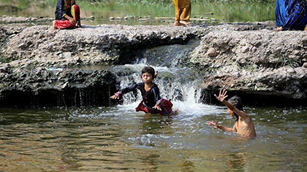 Pakistan heat wave death toll spikes towards 700