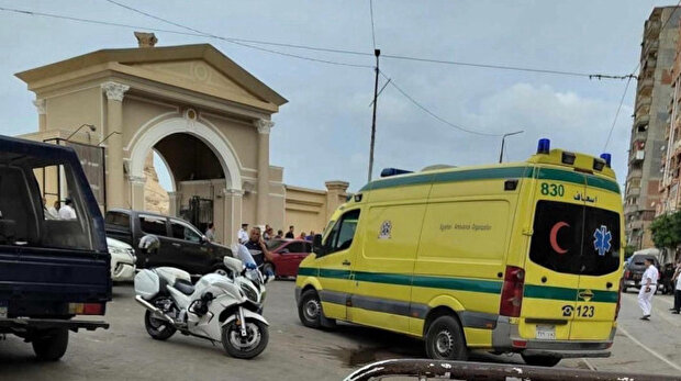 Mısır'da bir polis iki İsrailli turisti öldürdü.
