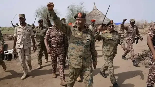 Le président du Conseil souverain du Soudan et commandant en chef de l'armée, le général Abdulfettah el-Burhan, s'est rendu dans la région de Petite Fashaka (Fashaka Suegra), à la frontière entre le Soudan et l'Éthiopie, pour inspecter les troupes après l'enlèvement et l'exécution de sept militaires soudanais et d'un civil par l'armée éthiopienne le 22 juin dernier.
