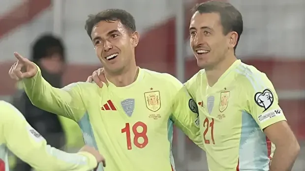 İspanyol oyuncuların gol sonrası yaşadığı sevinç.