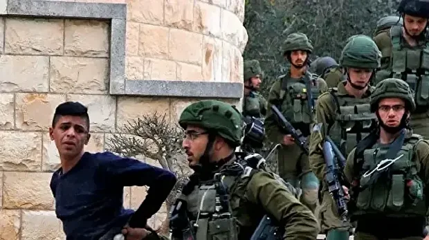 الاحتلال الإسرائيلي يصيب فلسطينيين ويعتقل 4 خلال اقتحامات بالضفة