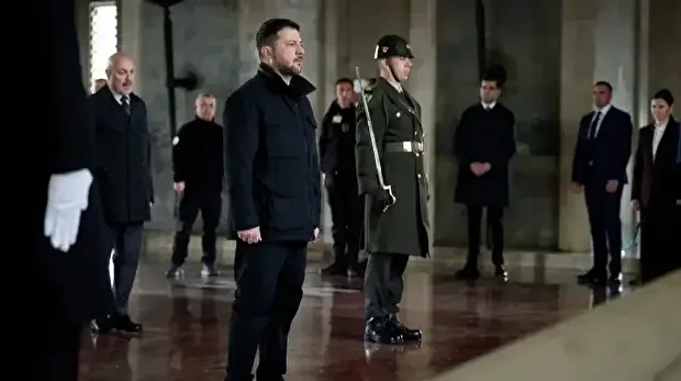 زيلينسكي يزور ضريح أتاتورك في أنقرة