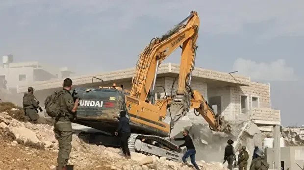 جيش الاحتلال الإسرائيلي يهدم منزلا فلسطينيا في أريحا شرقي الضفة