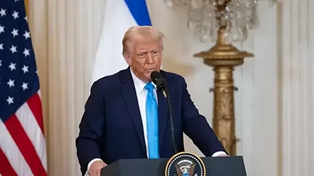 Le président américain Donald Trump a fait une déclaration concernant le Venezuela lors d'une émission télévisée à laquelle il participait. À la question de savoir si les États-Unis entreraient en guerre contre le Venezuela, Trump a répondu : "J'en doute, je ne pense pas. Mais ils nous traitent très mal, pas seulement avec la drogue, ils ont laissé entrer dans notre pays des centaines de milliers de personnes indésirables provenant de leurs prisons et de leurs établissements psychiatriques."