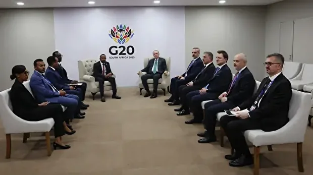 جوهانسبورغ.. الرئيس أردوغان يلتقي رئيس وزراء إثيوبيا آبي أحمد