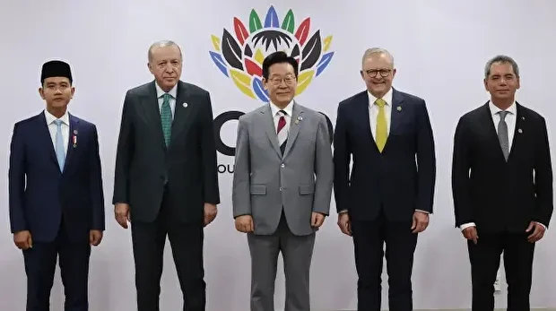 الرئيس أردوغان يشارك في التقاط الصورة الجماعية لقادة مجموعة العشرين