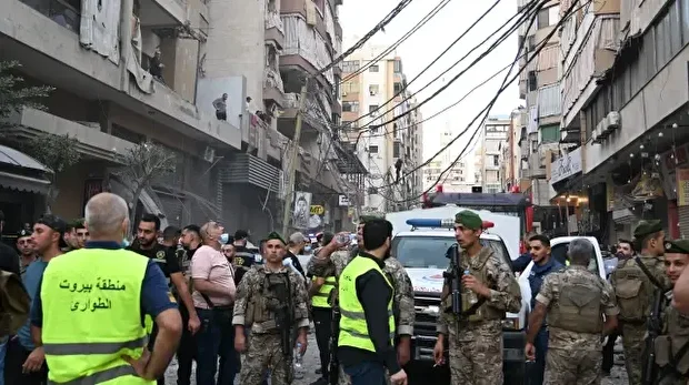 Cinq personnes ont perdu la vie et 28 autres ont été blessées lors d'une attaque aérienne menée par l'armée israélienne dans le quartier de Dahiye, à Beyrouth, la capitale du Liban, en violation du cessez-le-feu. À la suite de cette attaque, les forces de sécurité, les équipes de défense civile et les pompiers ont été dépêchés sur place.