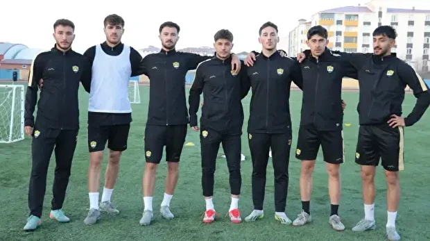 Les joueurs du club de quatrième division turque Ağrı 1970 SK à l'entraînement, le 24 novembre 2025.