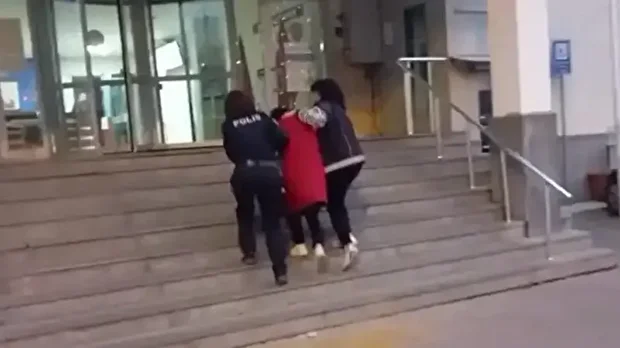 İşlemleri tamamlanan B.B. cezaevine teslim edildi. 