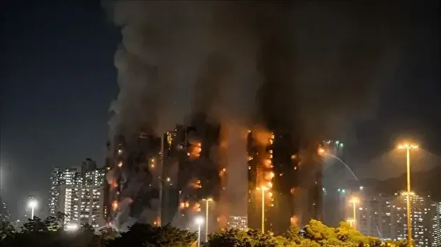 44 قتيلا في حريق مجمع سكني بهونغ كونغ