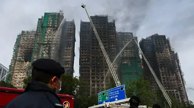 هونغ كونغ.. حصيلة قتلى حريق المجمع السكني ترتفع إلى 83